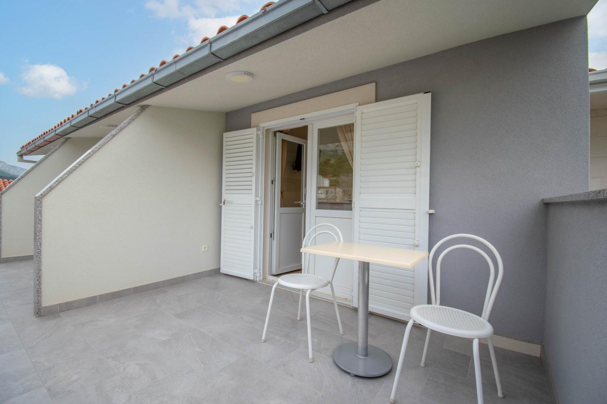 Studio Apartmani Dora Makarska Exterior photo