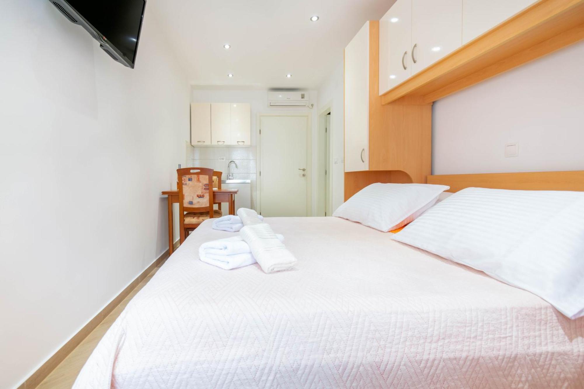 Studio Apartmani Dora Makarska Exterior photo