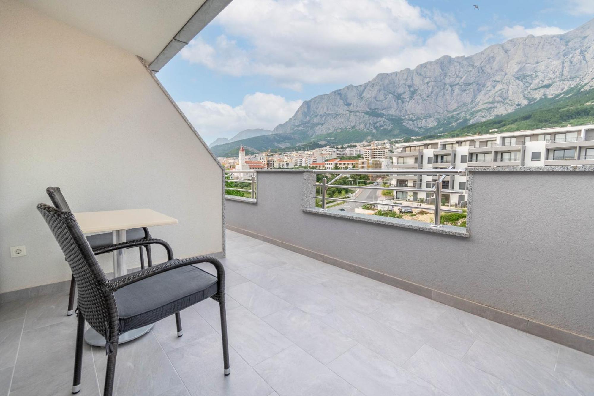 Studio Apartmani Dora Makarska Exterior photo