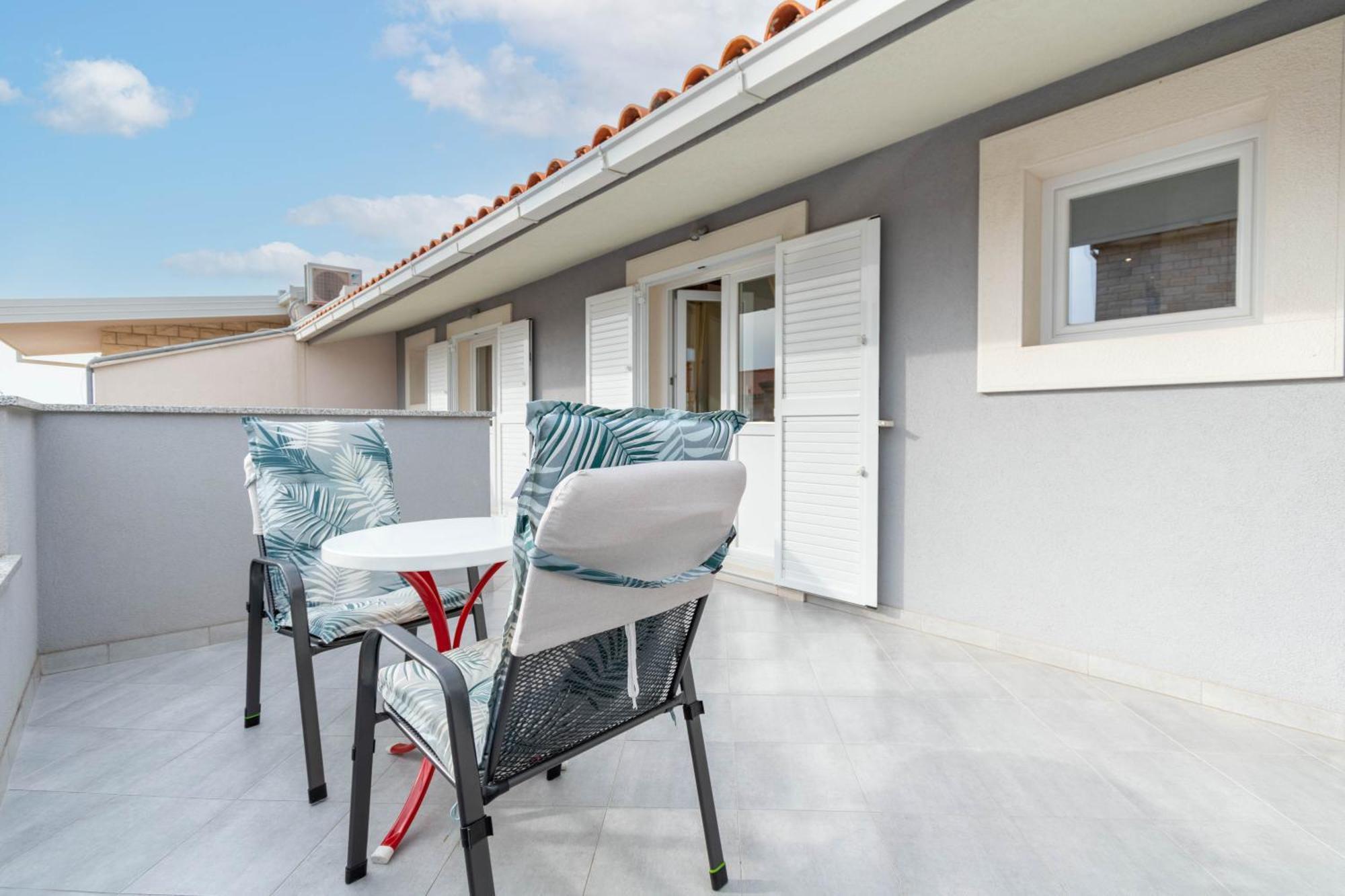 Studio Apartmani Dora Makarska Exterior photo