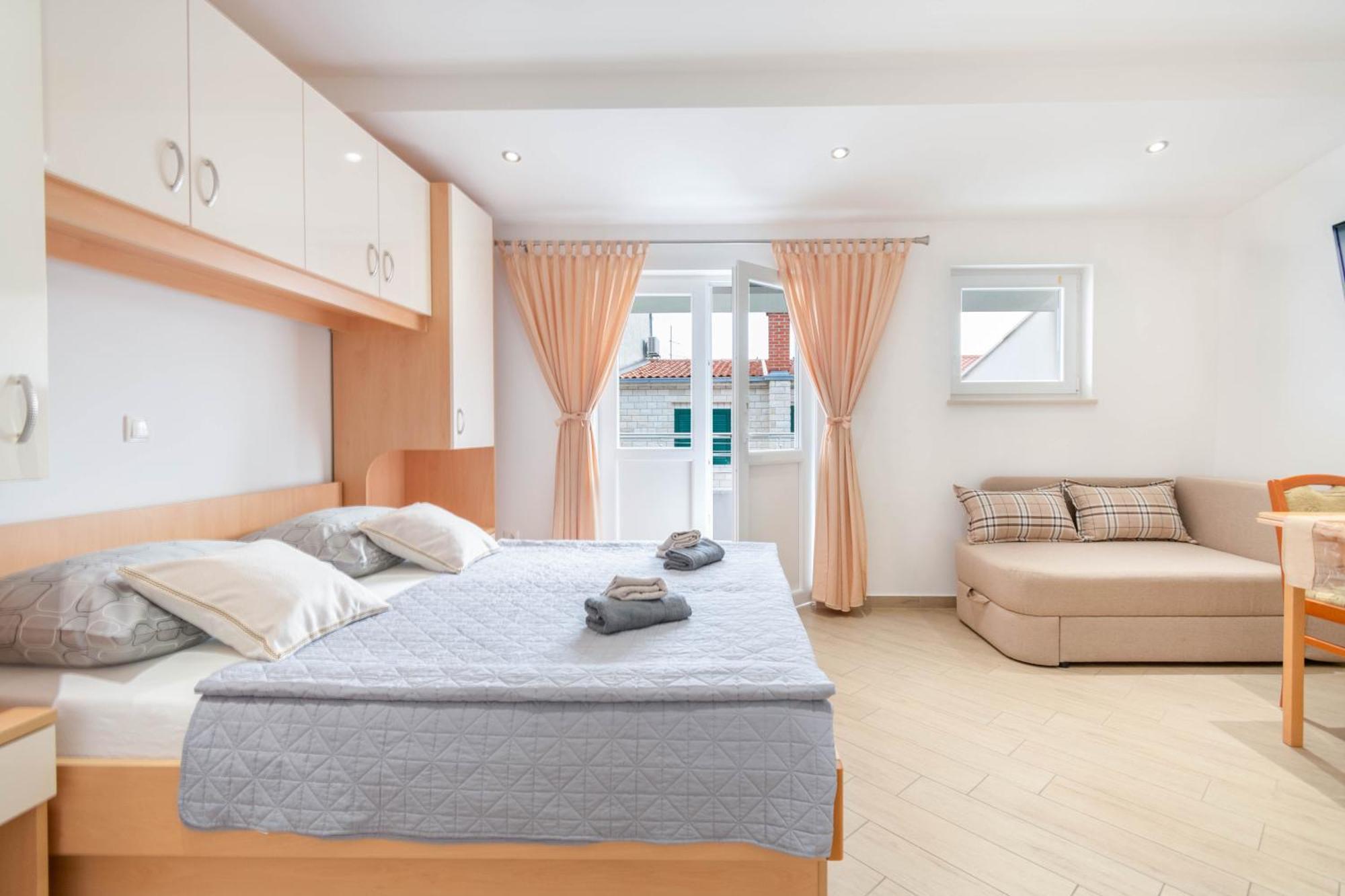 Studio Apartmani Dora Makarska Exterior photo